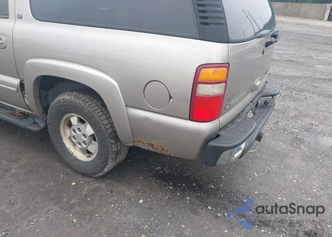 2002 Chevrolet Suburban 1500 Lt z USA, uszkodzony, nr VIN 3GNFK16Z32G232727